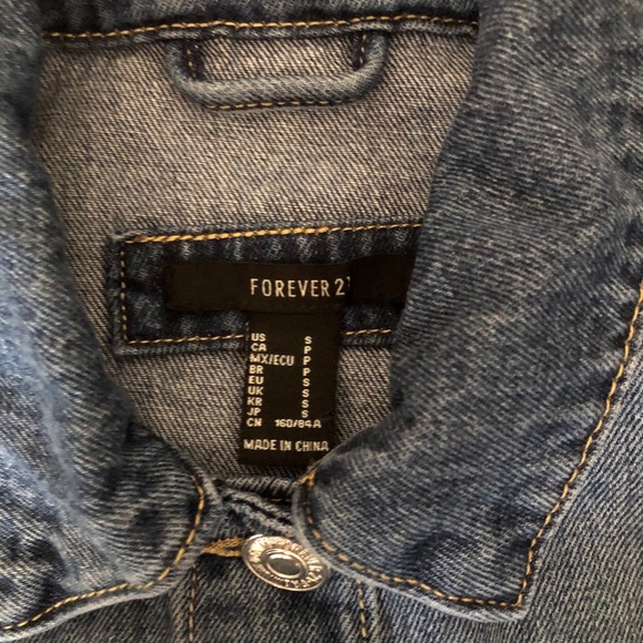 Cropped jean jacket - Picture 3 of 3
